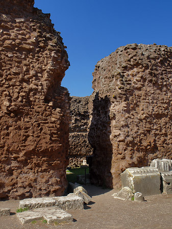 Steine im Forum Romanum - Latium (Rom) (Rom)