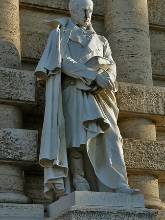 Statue von Gian Domenico Romagnosi Fotos