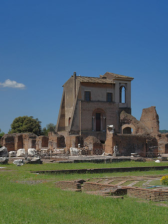 Ruinen mit Apollo Tempel - Latium (Rom) (Rom)