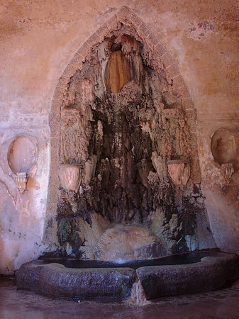 Kalksteinbrunnen am Palatin - Latium (Rom) (Rom)