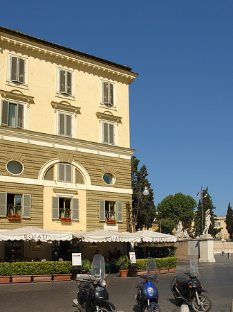 Mofas an der Piazza del Popolo - Latium (Rom) (Rom)