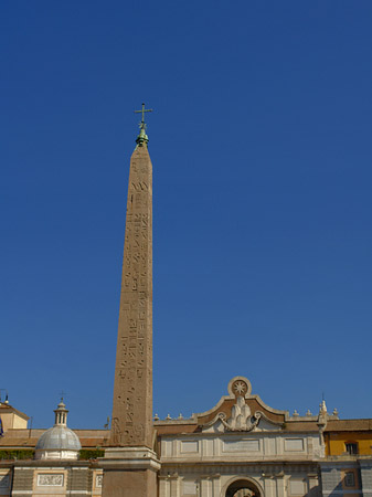 Obelisk mit dem Porta del Popolo - Latium (Rom) (Rom)