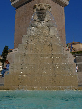 Obelisk mit Wasser - Latium (Rom) (Rom)