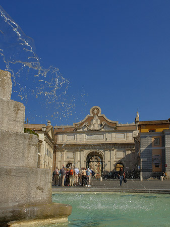 Porta del Popolo mit Löwenbrunnen - Latium (Rom) (Rom)