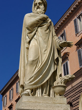 Statue