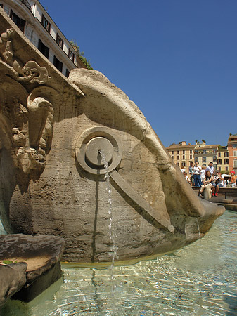 Schiff im Barcaccia Brunnen - Latium (Rom) (Rom)