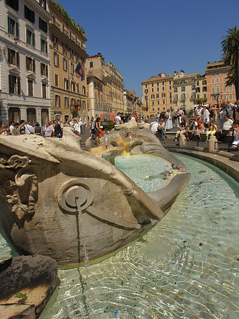 Schiff im Barcaccia Brunnen - Latium (Rom) (Rom)