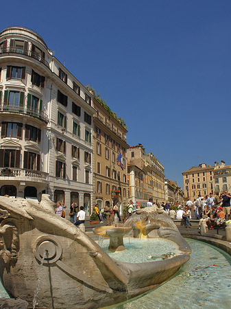 Schiff im Barcaccia Brunnen - Latium (Rom) (Rom)