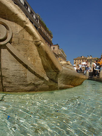 Schiff im Barcaccia Brunnen - Latium (Rom) (Rom)