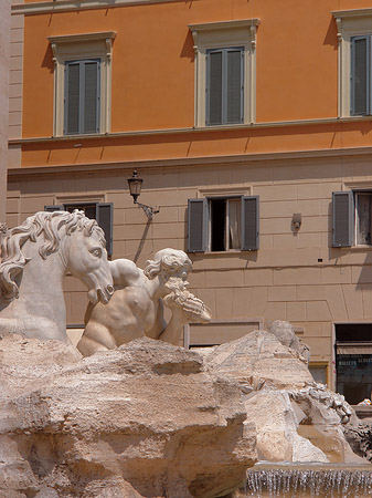 Statuen am Trevibrunnen - Latium (Rom) (Rom)