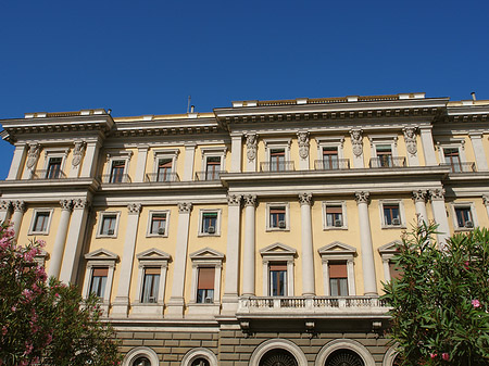 Piazza Cavour Fotos