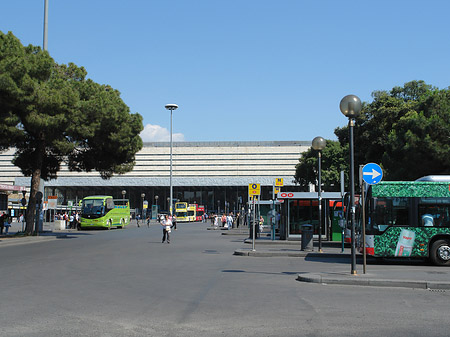 Bus am Bahnhof - Latium (Rom) (Rom)