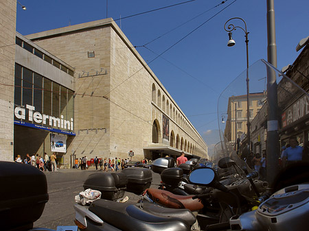 Mofas am Hauptbahnhof - Latium (Rom) (Rom)