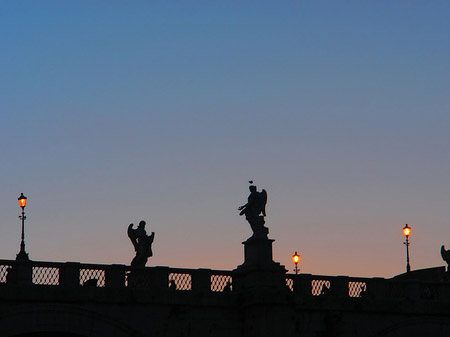 Foto Engelsbrücke bei Dämmerung