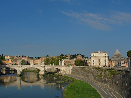 Blick zur Ponte Vittorio Emanuele II - Latium (Rom) (Rom)