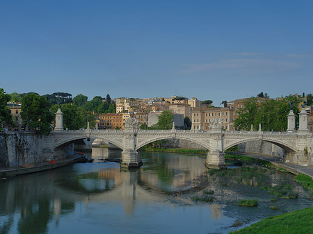 Blick zur Ponte Vittorio Emanuele II - Latium (Rom) (Rom)