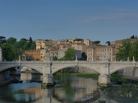 Blick zur Ponte Vittorio Emanuele II - Latium (Rom) (Rom)