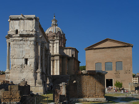 Triumphbogen mit der Curia Iulia - Latium (Rom) (Rom)