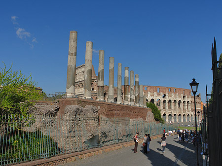 Kolosseum mit dem Forum Romanum - Latium (Rom) (Rom)