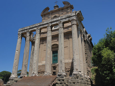 Foto Tempel des Antoninus Pius und der Faustina