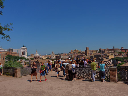 Menschen am Forum Romanum - Latium (Rom) (Rom)