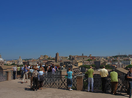 Menschen am Forum Romanum - Latium (Rom) (Rom)