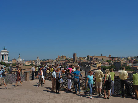 Menschen am Forum Romanum - Latium (Rom) (Rom)