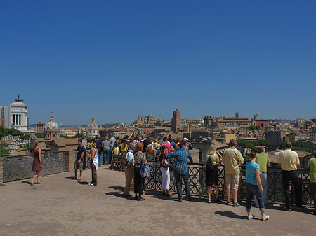 Menschen am Forum Romanum - Latium (Rom) (Rom)