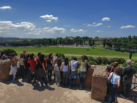 Menschen vor dem Circus Maximus - Latium (Rom) (Rom)