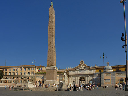 Obelisk mit dem Porta del Popolo - Latium (Rom) (Rom)