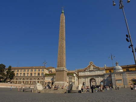 Obelisk mit dem Porta del Popolo - Latium (Rom) (Rom)