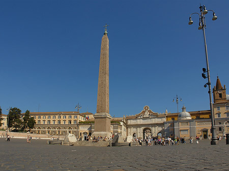 Obelisk mit dem Porta del Popolo - Latium (Rom) (Rom)