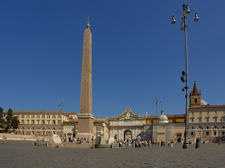 Obelisk mit dem Porta del Popolo - Latium (Rom) (Rom)