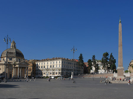 Foto Obelisk mit Kirche - Rom