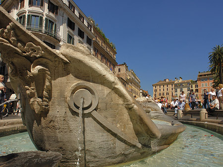 Schiff im Barcaccia Brunnen - Latium (Rom) (Rom)