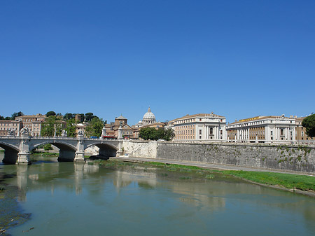 Tiber mit der Vittorio Emanuele II - Latium (Rom) (Rom)