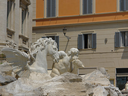 Statuen am Trevibrunnen - Latium (Rom) (Rom)