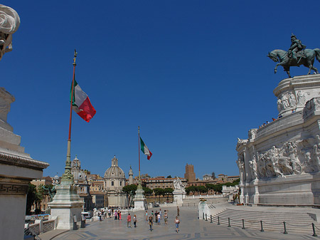 Fotos Bronzestatue von Victor Emmanuel