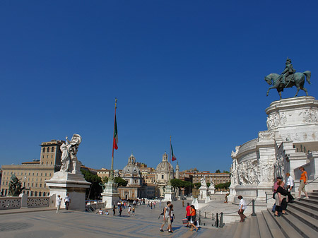 Foto Bronzestatue von Victor Emmanuel