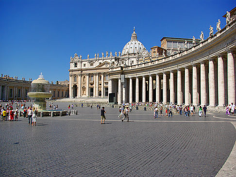 Piazza San Pietro  Foto Attraktion  