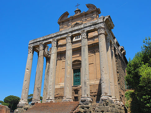 Fotos Tempel des Antoninus Pius und der Faustina