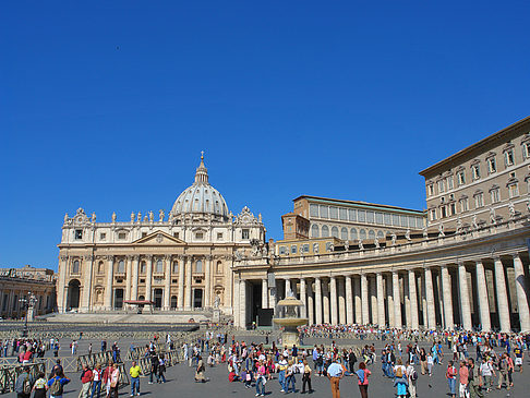 Fotos Obelisk mit dem Petersdom | Rom